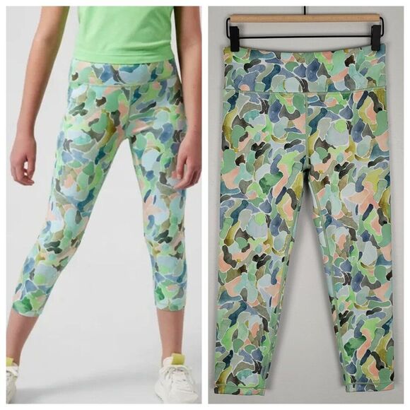 Athleta Girl High Rise Printed Chit Chat Capri Crop Leggings Mosaic Camo Size 16 - Picture 1 of 12